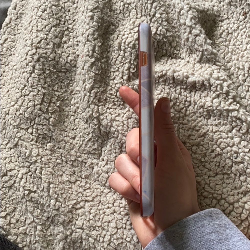 iPhone 7 Plus case - Picture 2 of 3